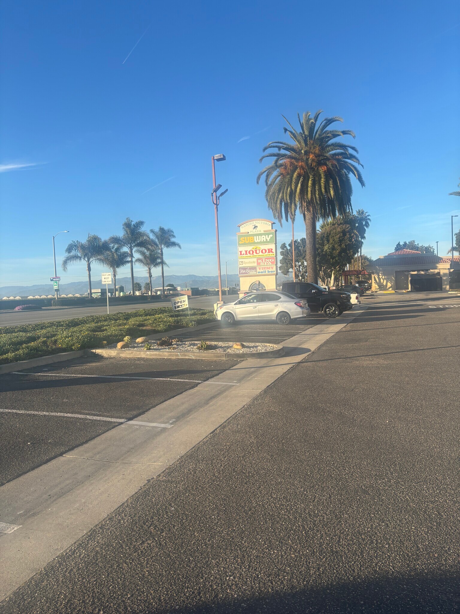 600 S Victoria Ave, Oxnard, CA à louer Photo intérieure- Image 1 de 4