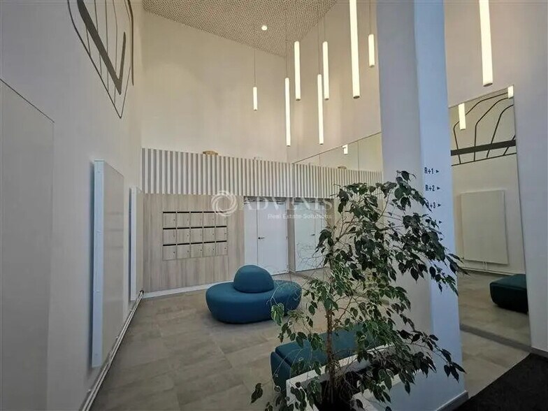 Bureau dans Lille à louer - Hall d’entrée - Image 2 de 7