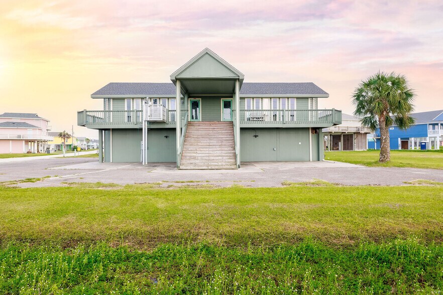 3120 Hwy 87, Crystal Beach, TX à vendre - Photo du bâtiment - Image 1 de 25