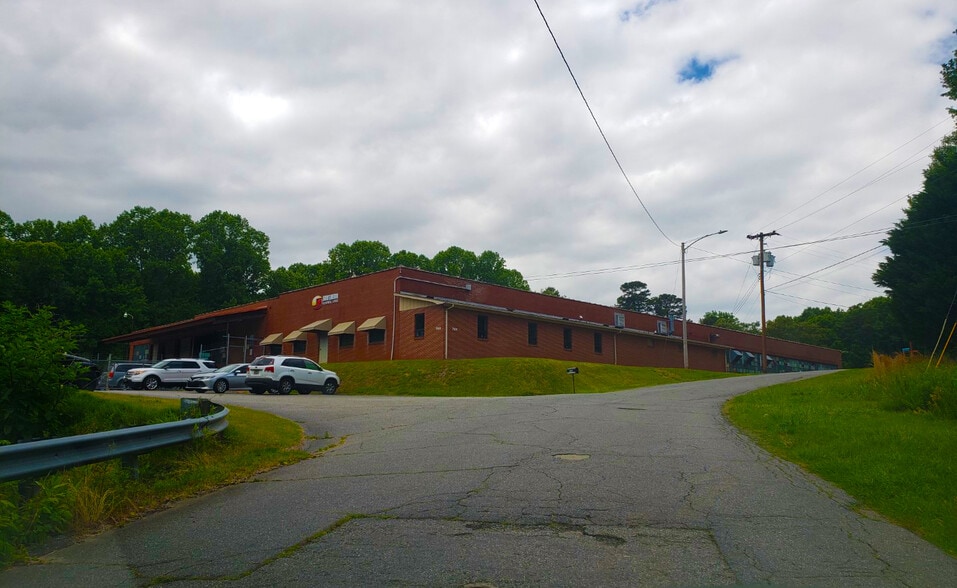 749 Ac Little Dr, Newton, NC for lease - Primary Photo - Image 1 of 7