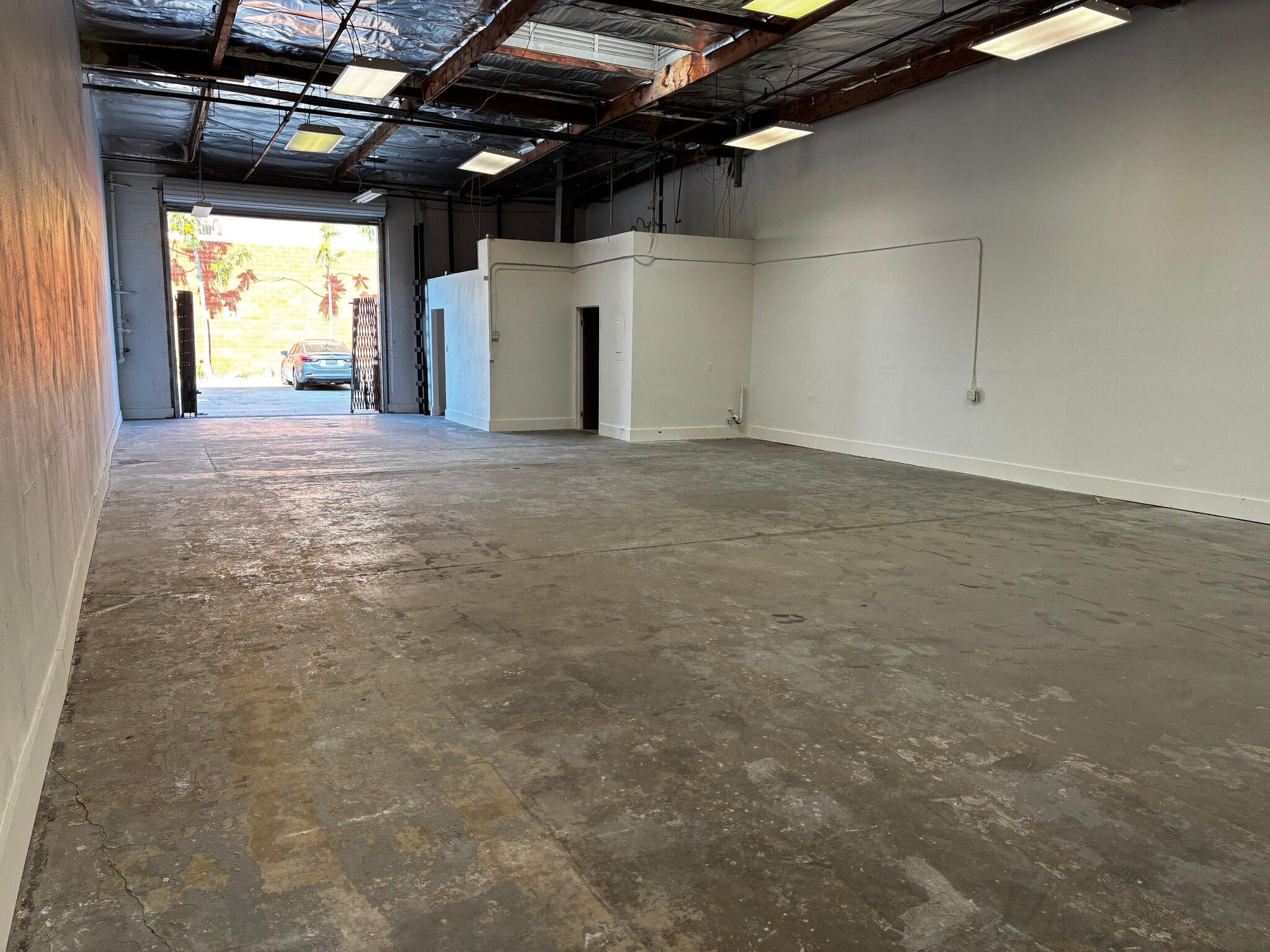 1218 134th St, Gardena, CA for lease Interior Photo- Image 1 of 2