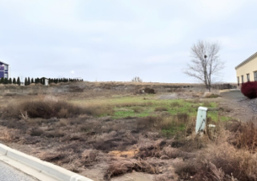 2675 Allen rd, Sunnyside, WA à vendre - Photo du bâtiment - Image 2 de 4