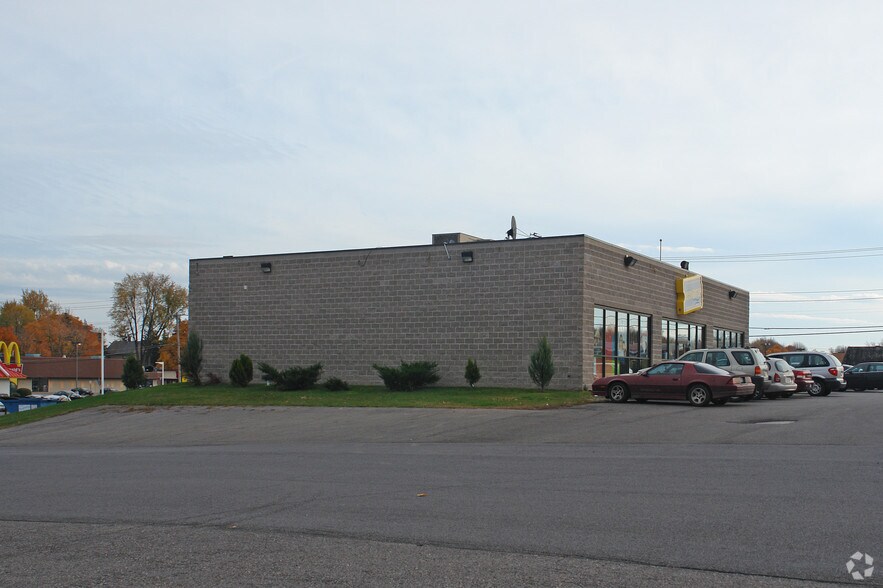 555 W Union St, Newark, NY à vendre - Photo du bâtiment - Image 1 de 2