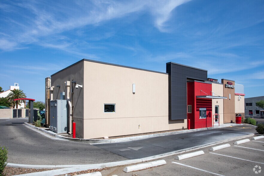 2810 E Speedway Blvd, Tucson, AZ à louer - Photo du bâtiment - Image 2 de 4