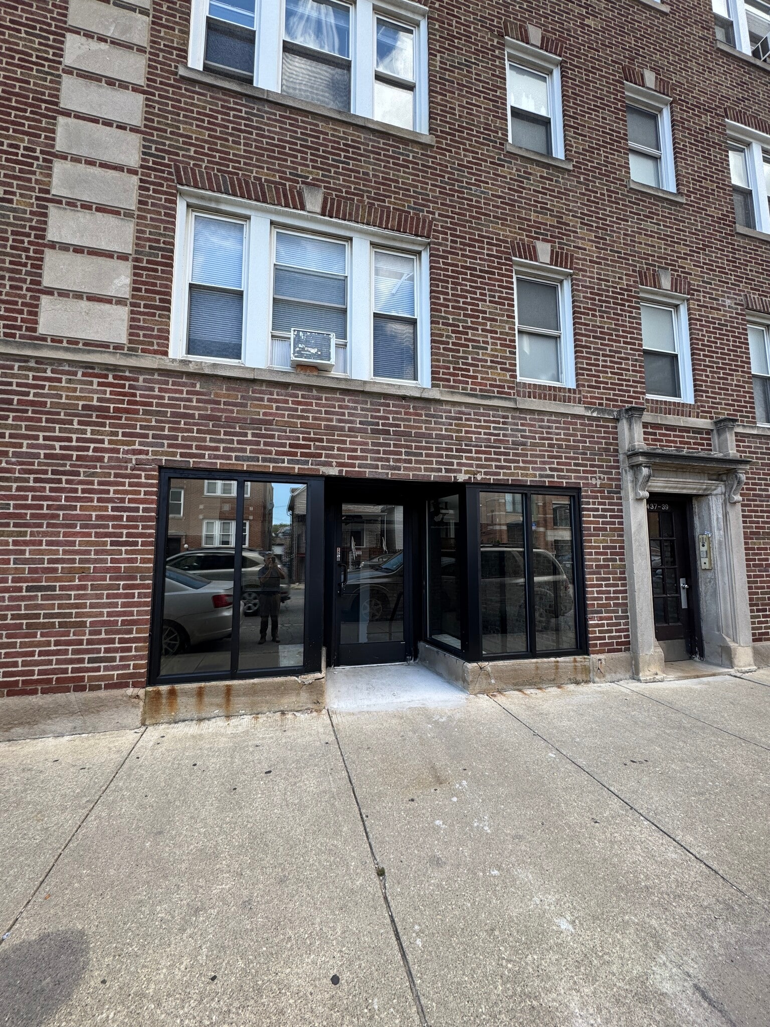 2437-2443 W Diversey Ave, Chicago, IL for lease Interior Photo- Image 1 of 5