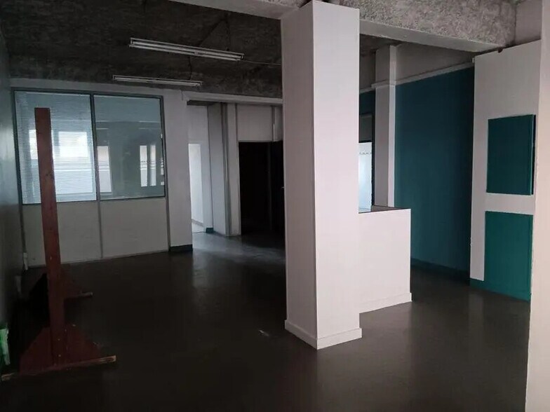 Bureau dans Lyon à louer - Photo du bâtiment - Image 3 de 8