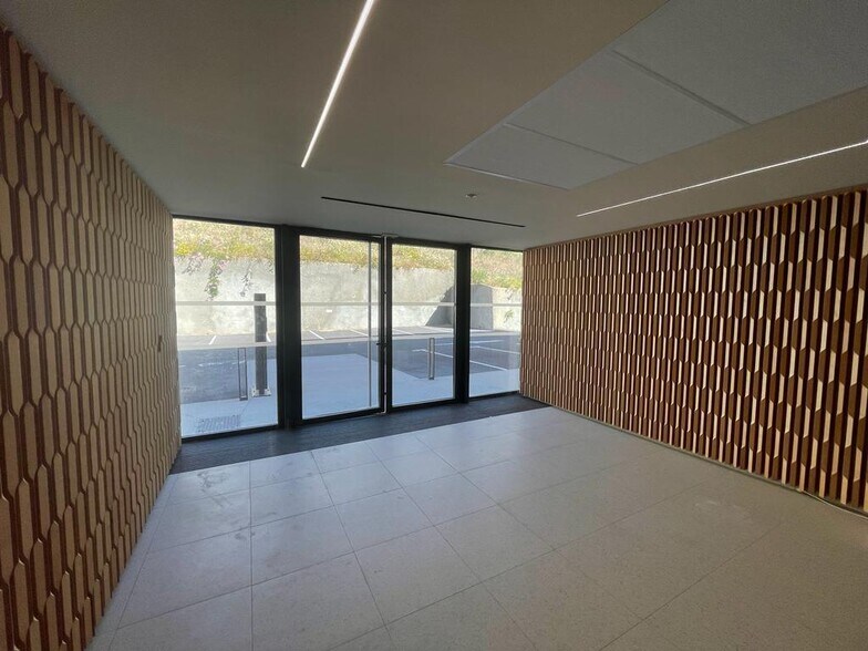 660 Chemin Du Littoral, Marseille à louer - Photo du bâtiment - Image 3 de 4