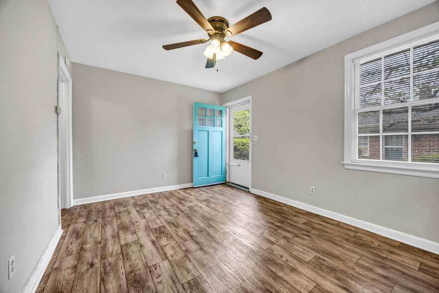 768 Augusta St, West Columbia, SC à vendre - Photo du bâtiment - Image 3 de 8