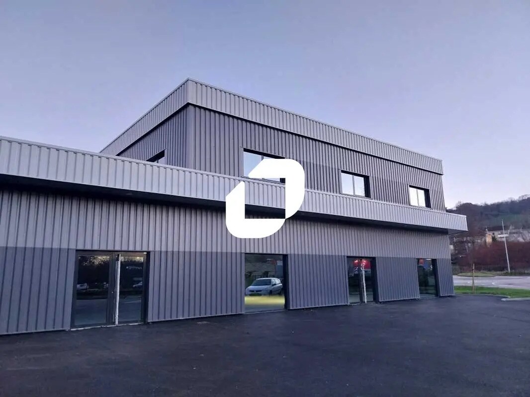 Flex in Bourgoin-Jallieu for lease Building Photo- Image 1 of 22