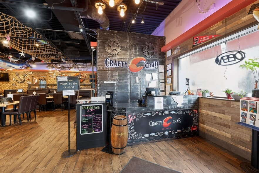 3625 Hillsborough St, Raleigh, NC à louer - Photo intérieure - Image 2 de 13