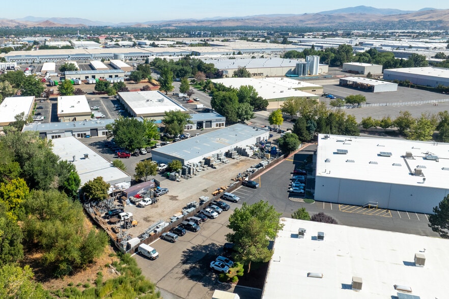 625 Spice Islands Dr, Sparks, NV for lease - Building Photo - Image 3 of 8