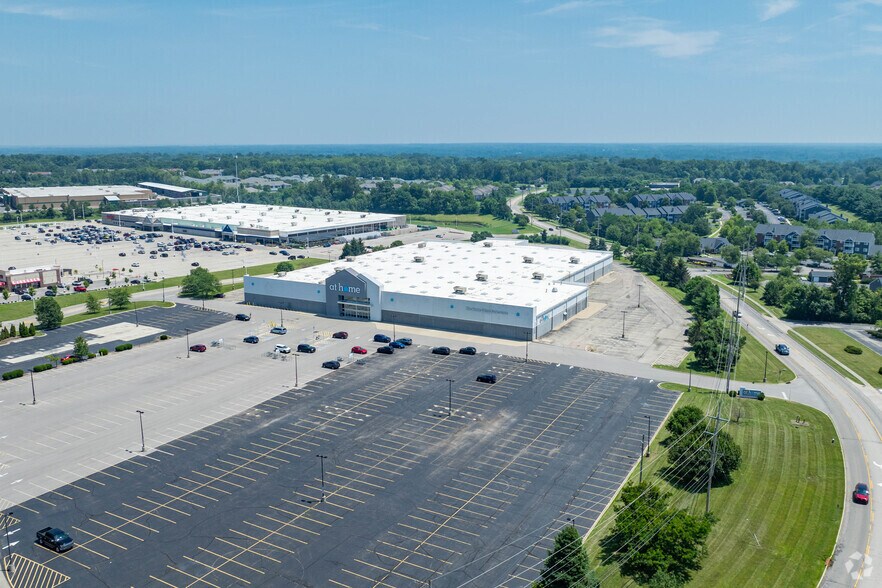 9570 Fields Ertel Rd, Loveland, OH à vendre - Photo du bâtiment - Image 2 de 4