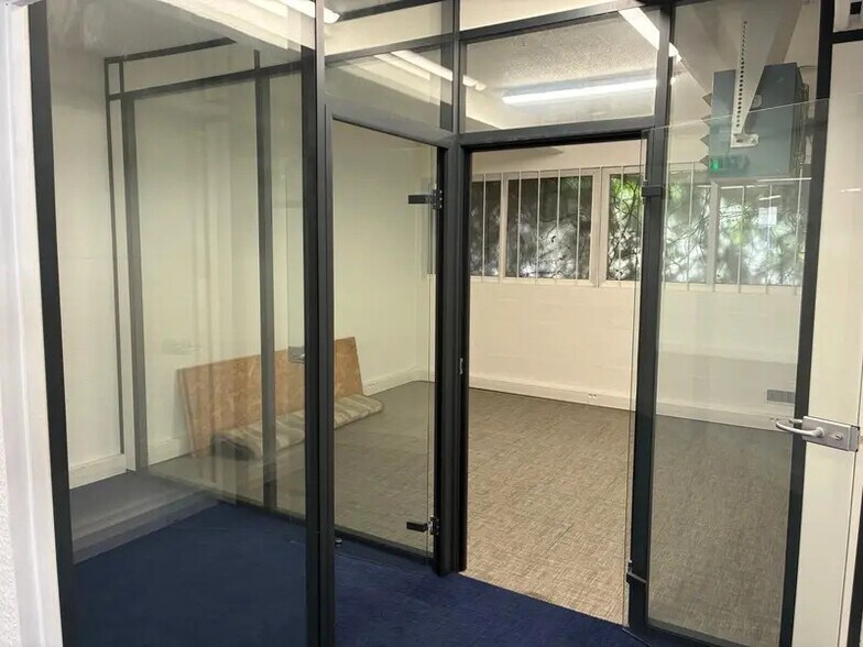 Bureau dans Montreuil à louer - Photo du bâtiment - Image 3 de 17