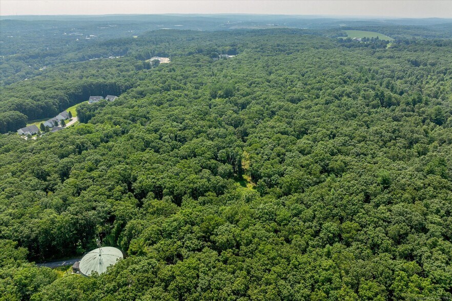 219 Pomfret St, Putnam, CT à vendre - Photo du bâtiment - Image 3 de 10