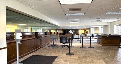 7549 W 63rd St, Summit Argo, IL for sale Interior Photo- Image 1 of 4