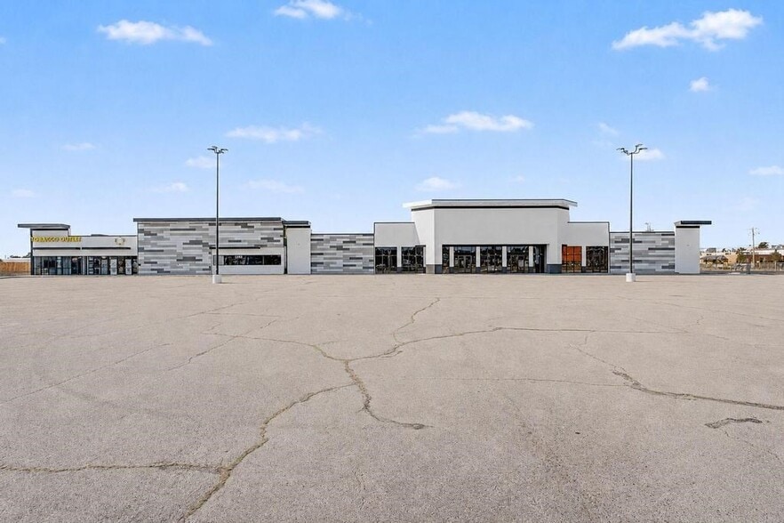 1305-1311 W Walnut St, Rogers, AR for lease - Building Photo - Image 1 of 10