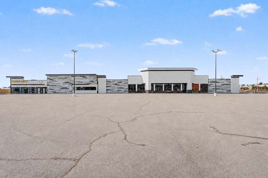 1305-1311 W Walnut St, Rogers, AR for lease Building Photo- Image 1 of 11