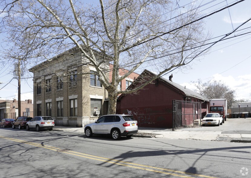 519 S 5th Ave, Mount Vernon, NY for lease - Building Photo - Image 2 of 3