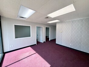 1300 Cornell Pky, Oklahoma City, OK for lease Interior Photo- Image 2 of 3