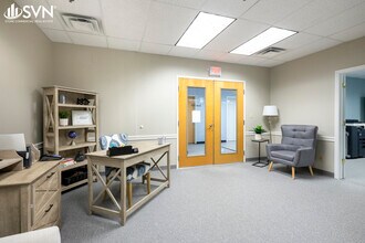 1050 Monarch St, Lexington, KY à louer Photo du bâtiment- Image 2 de 18