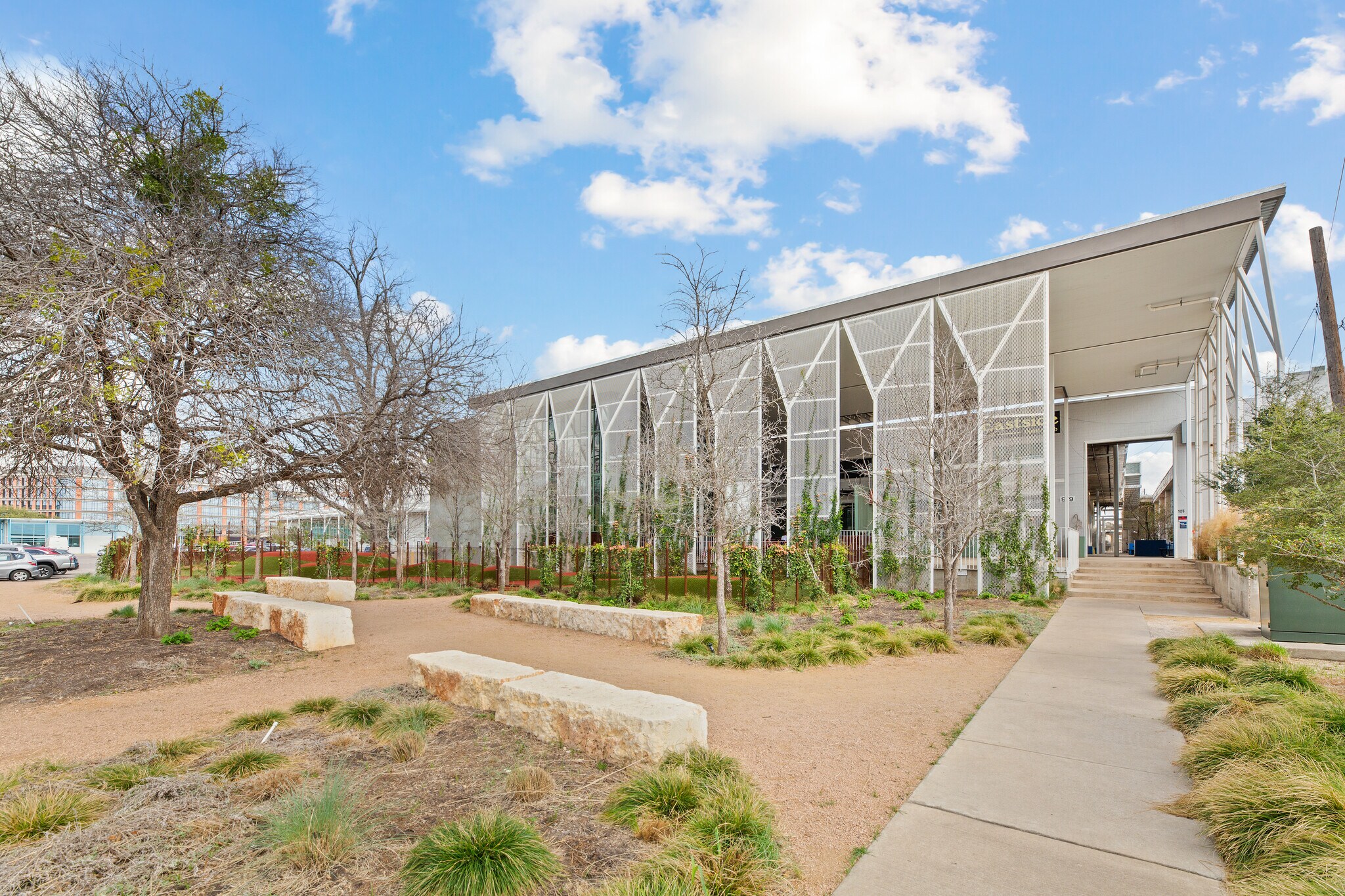979 Springdale Rd, Austin, TX à louer Photo du bâtiment- Image 1 de 8