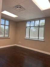 333 E Bethany Dr, Allen, TX à louer Photo intérieure- Image 1 de 13