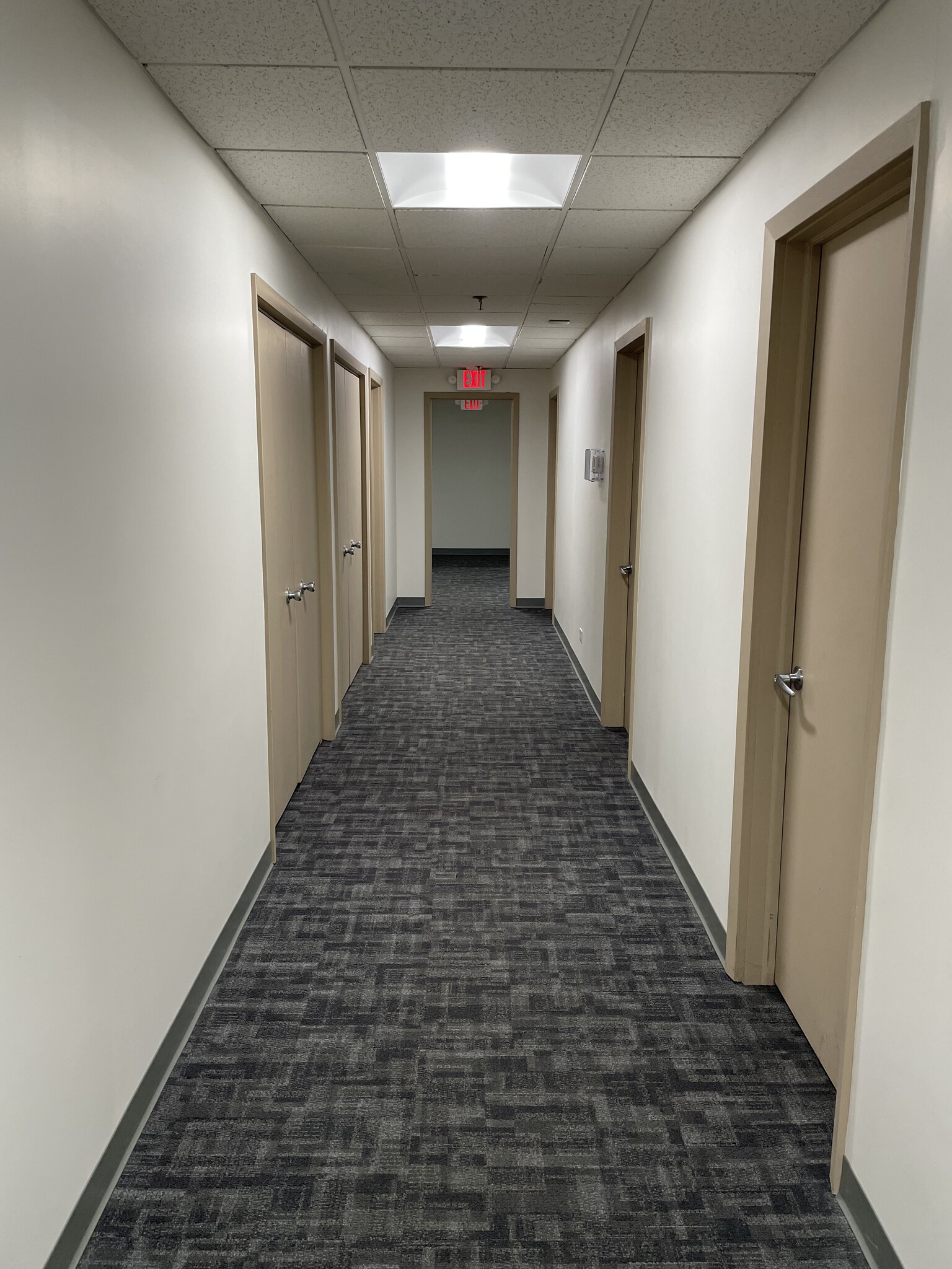 1230-1234 N Roselle Rd, Schaumburg, IL for lease Interior Photo- Image 1 of 2