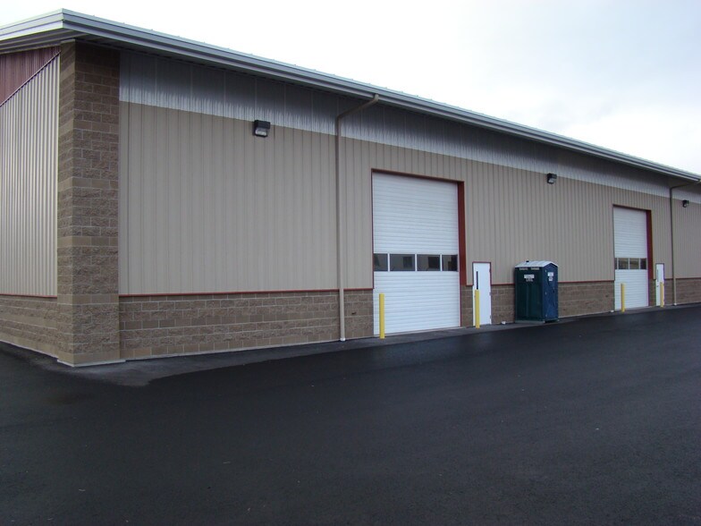 Antelope Rd, White City, OR à louer - Photo du bâtiment - Image 2 de 4