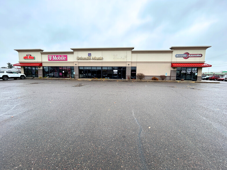 913-925 S Hastings Way, Eau Claire, WI for lease - Building Photo - Image 1 of 4