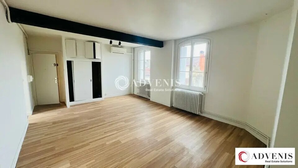 Office in Bordeaux for lease Interior Photo- Image 1 of 7