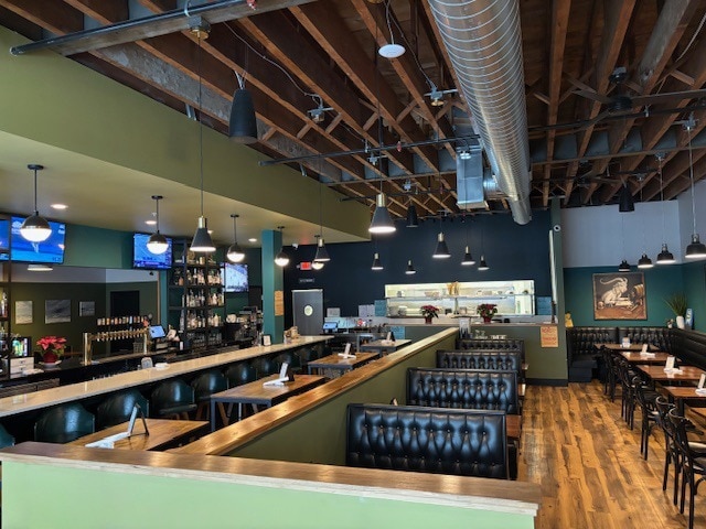 973 Smith Ave S, Saint Paul, MN for sale - Interior Photo - Image 2 of 7