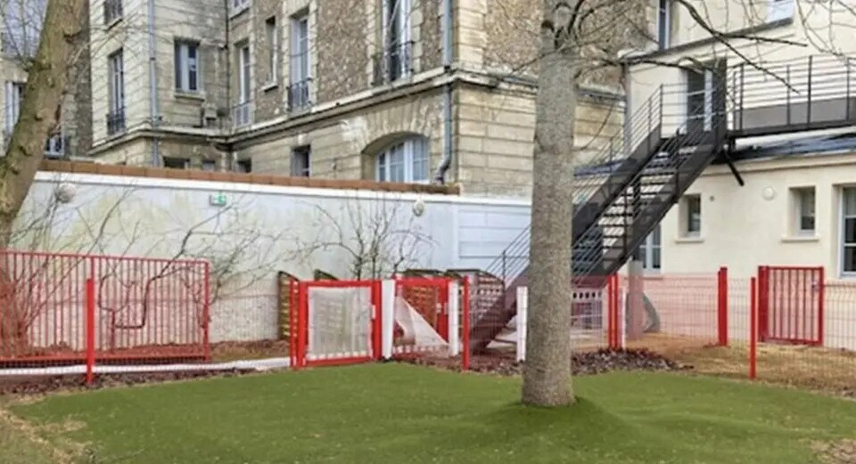 Office in Versailles for lease - Building Photo - Image 3 of 3