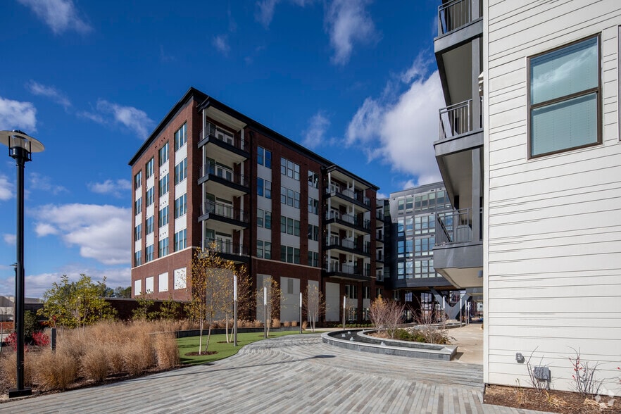 5801 Sanderson St, Huntsville, AL à louer - Photo du bâtiment - Image 3 de 24