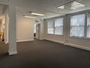 4646-4660 N Ravenswood Ave, Chicago, IL for sale Interior Photo- Image 2 of 5