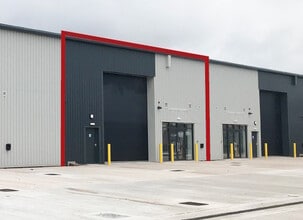 12 Collis Close, Burntwood for lease Building Photo- Image 1 of 5