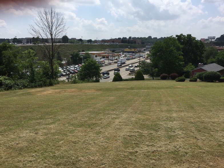 Route 30, Greensburg, PA à vendre - Photo du bâtiment - Image 2 de 3