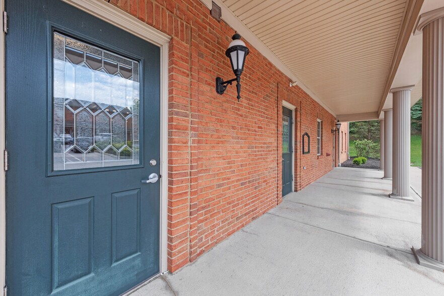 2161-2181 Chamber Center Dr, Fort Mitchell, KY à louer - Photo du bâtiment - Image 3 de 3