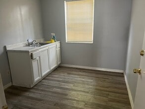 101-115 Margaret St, Brandon, FL for lease Interior Photo- Image 2 of 2