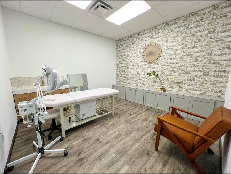 12280 Broadway St, Pearland, TX for lease - Interior Photo - Image 3 of 38