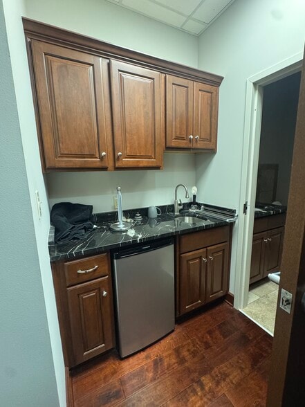 5103 S Madison Ave, Indianapolis, IN à vendre - Photo du bâtiment - Image 3 de 6