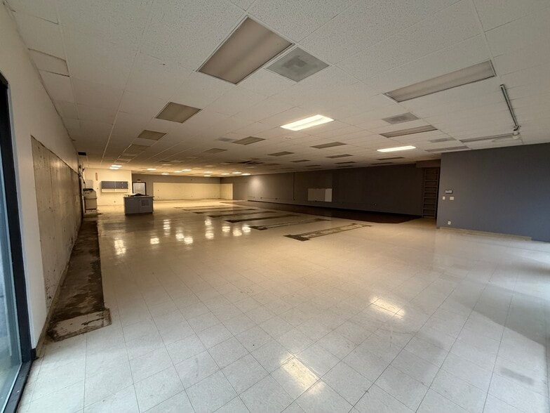 1831 E Powell Blvd, Gresham, OR for sale - Building Photo - Image 3 of 4