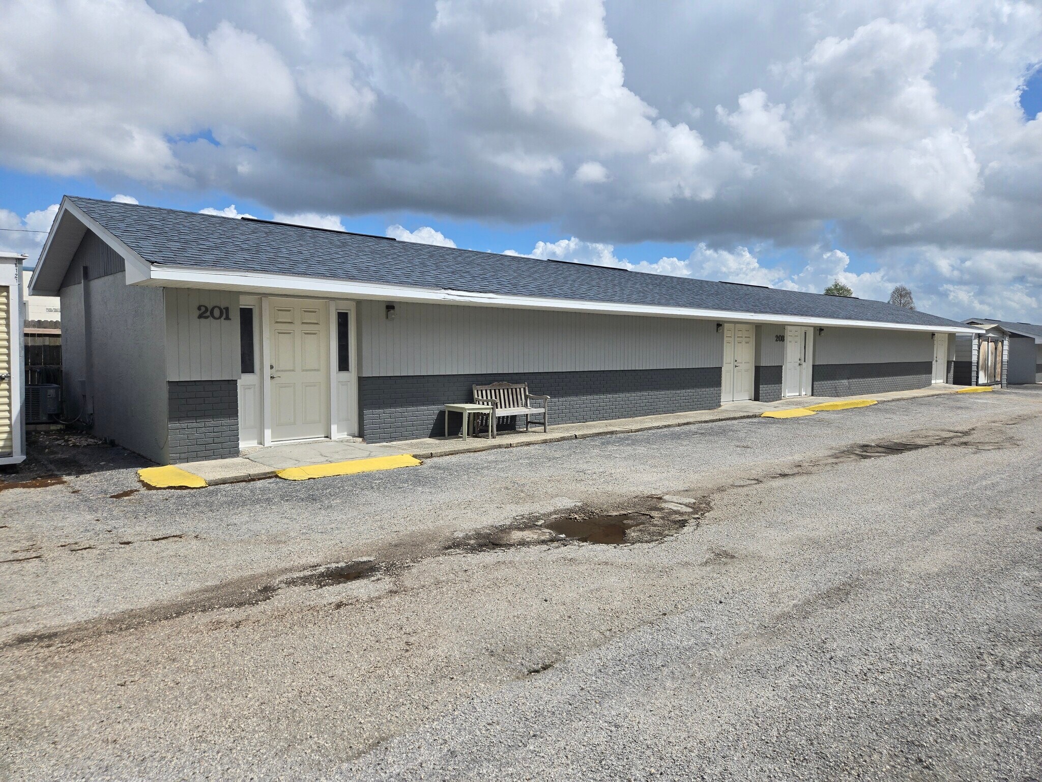 11151 66th St N, Largo, FL for sale Primary Photo- Image 1 of 20