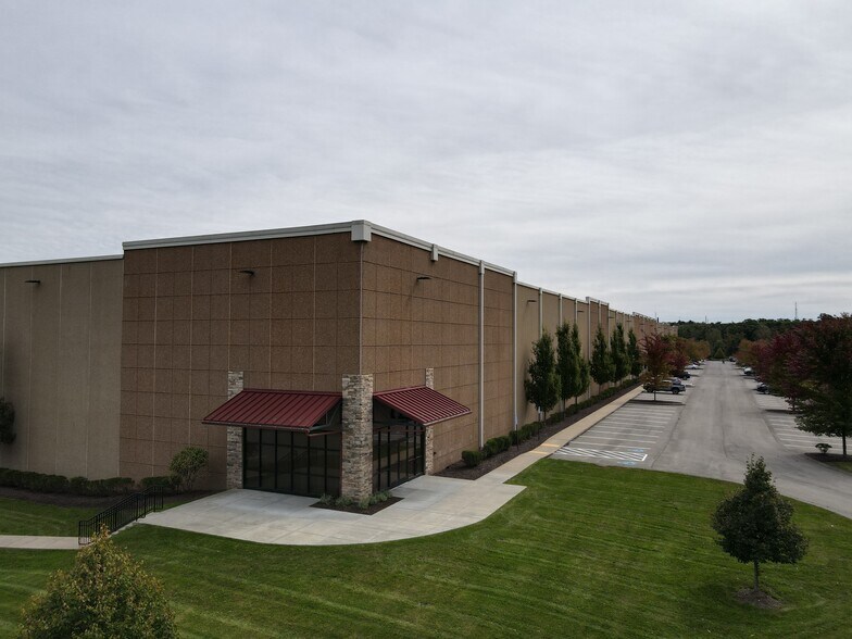 2010 Jacksons Pointe Court, Zelienople, PA à louer - Photo du bâtiment - Image 3 de 4