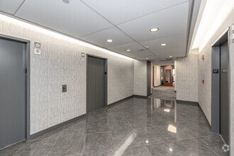 425 W Capitol Ave, Little Rock, AR for lease Interior Photo- Image 1 of 5