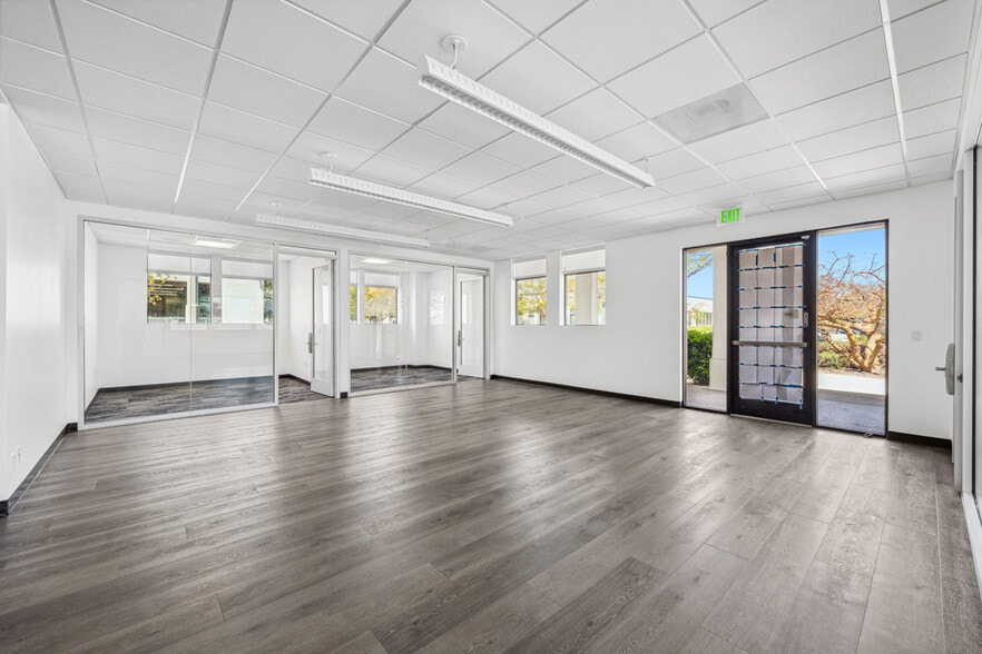 2837 Historic Decatur Rd, San Diego, CA for lease - Interior Photo - Image 3 of 14