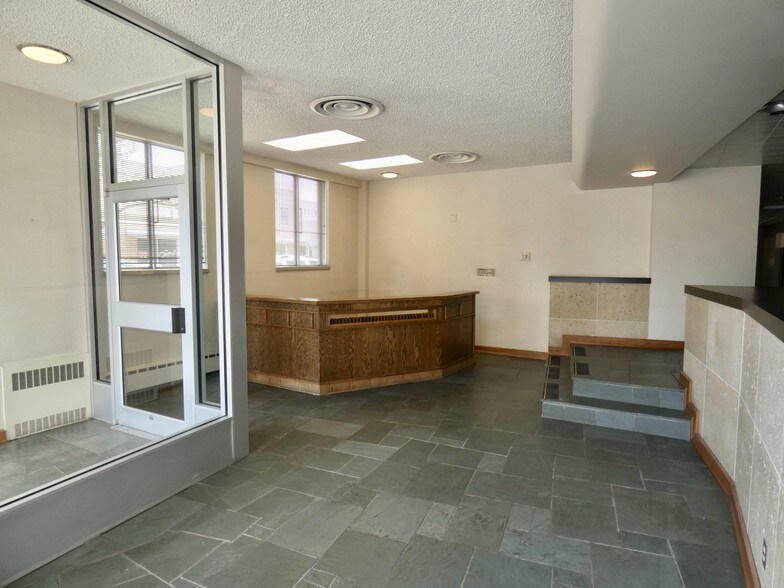 201 N Wolcott St, Casper, WY à louer - Photo intérieure - Image 2 de 5