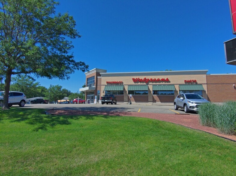 675 S Water St, Platteville, WI à vendre - Photo du bâtiment - Image 2 de 6