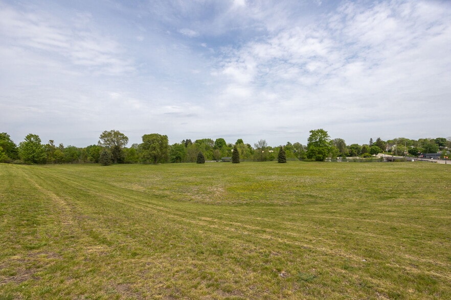 906 N State St, Big Rapids, MI à vendre - Photo du bâtiment - Image 1 de 12