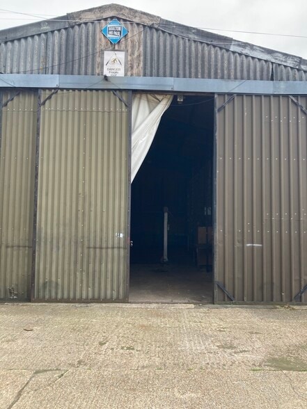 Cambridge Rd, St Neots for lease - Building Photo - Image 3 of 3