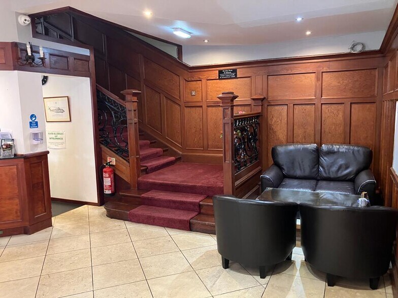 12-14 Francis St, Stornoway à vendre - Photo du bâtiment - Image 3 de 10